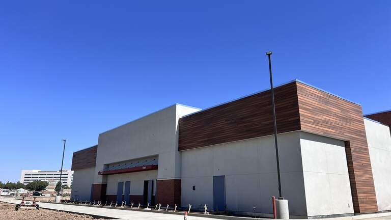 Construction begins on 3 new restaurants at Merced. What is opening?
