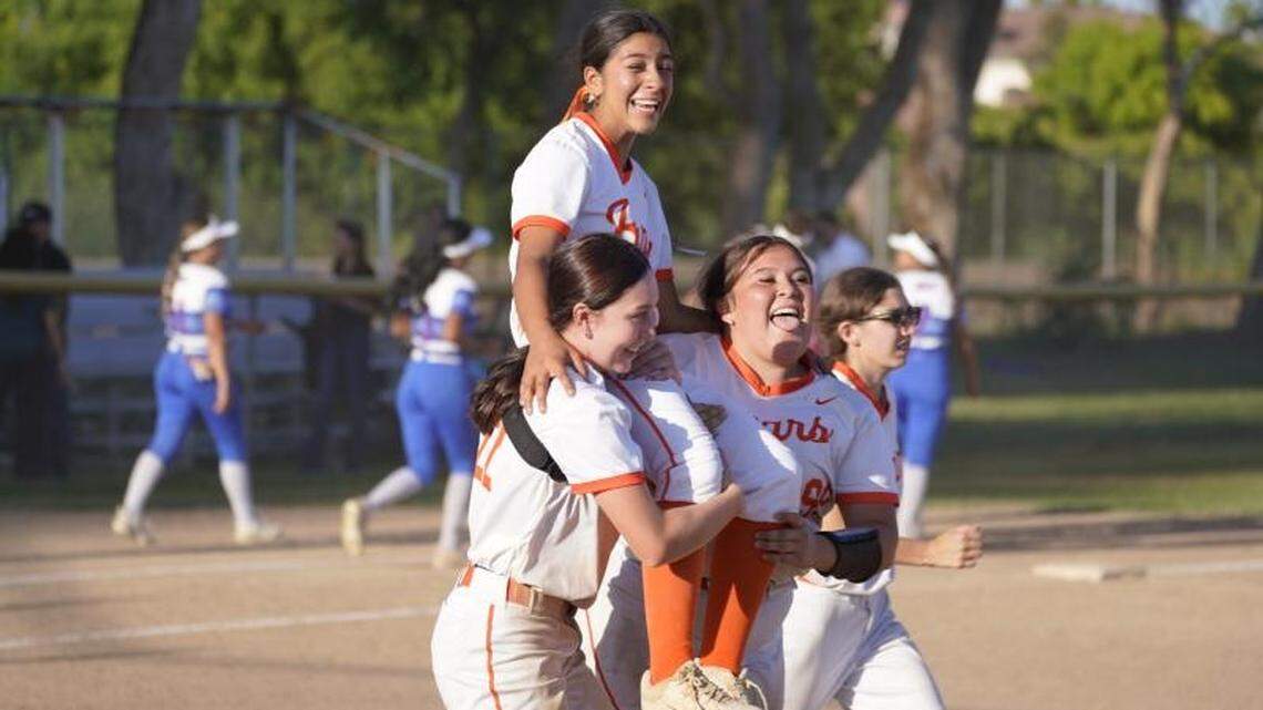 Merced High softball wins thriller over Atwater in key CCC showdown