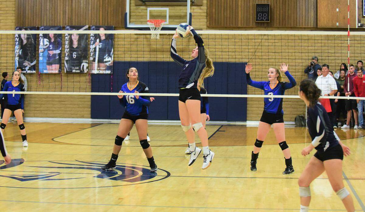 Stone Ridge Christian junior Sydney Shaw sets the ball during a match against Fall River on Tuesday, Nov. 19, 2019.