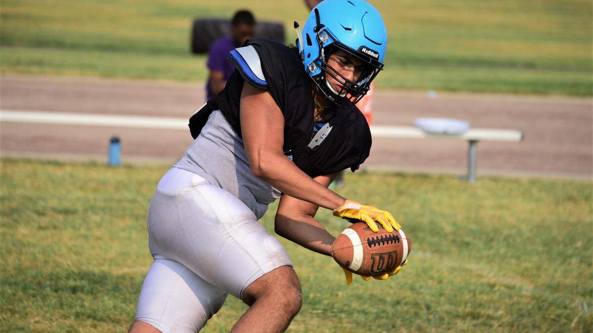 El Capitan receiver Derrick Harris hauls in a pass during practice on Tuesday, Aug. 17, 2021.