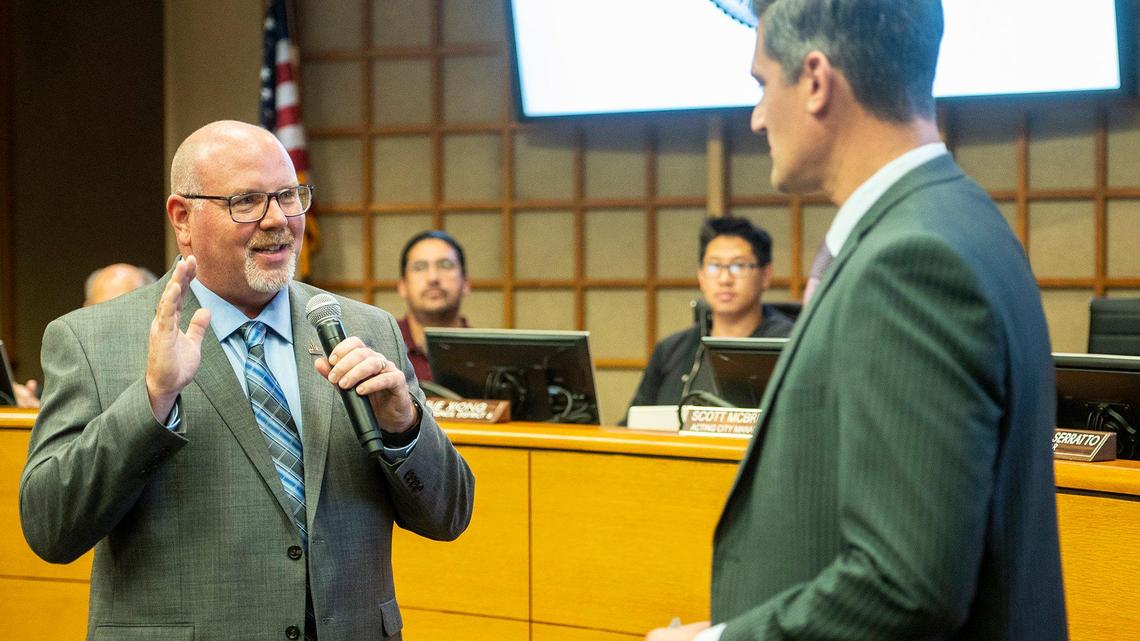 New Merced Cty macnager sworn in during council meeting | Merced Sun-Star