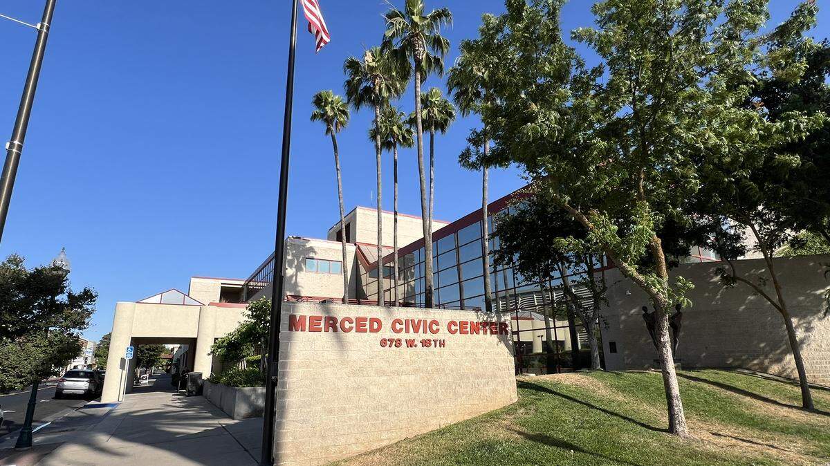The outside of the Merced Civic Center, where the city council meets.