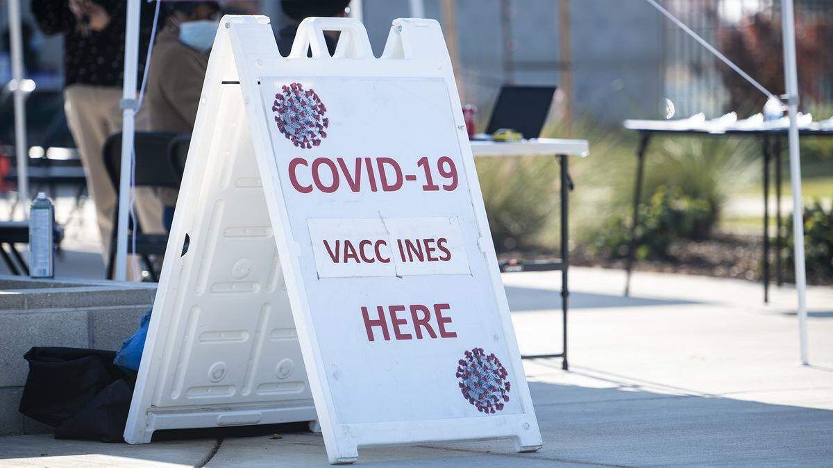 A COVID-19 vaccination clinic at Frank Sparkes Elementary School in Winton, Calif., on Wednesday, Dec. 1, 2021.