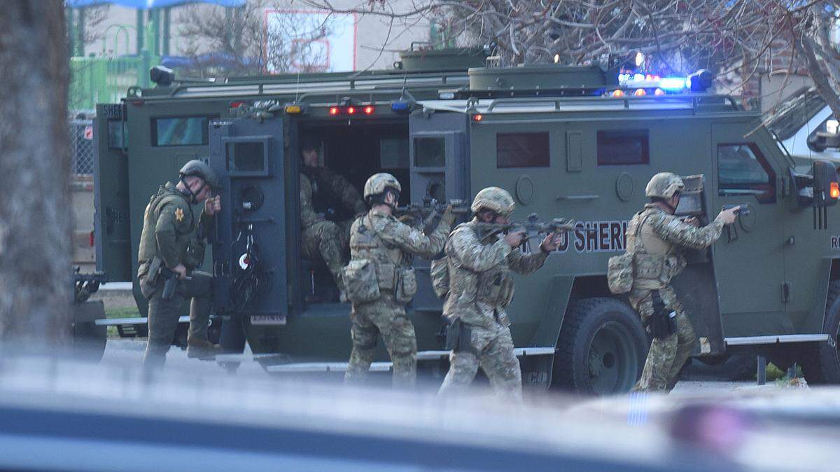 Members of the Merced County Sheriff’s Office SWAT team were called to assist a possible standoff situation in Los Banos on Wednesday, Dec. 8, 2021. The suspect was later taken into custody without incident, according to police.