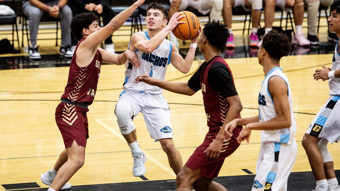 Basketball roundup: El Capitan boys pull major upset to reach semifinals for first time