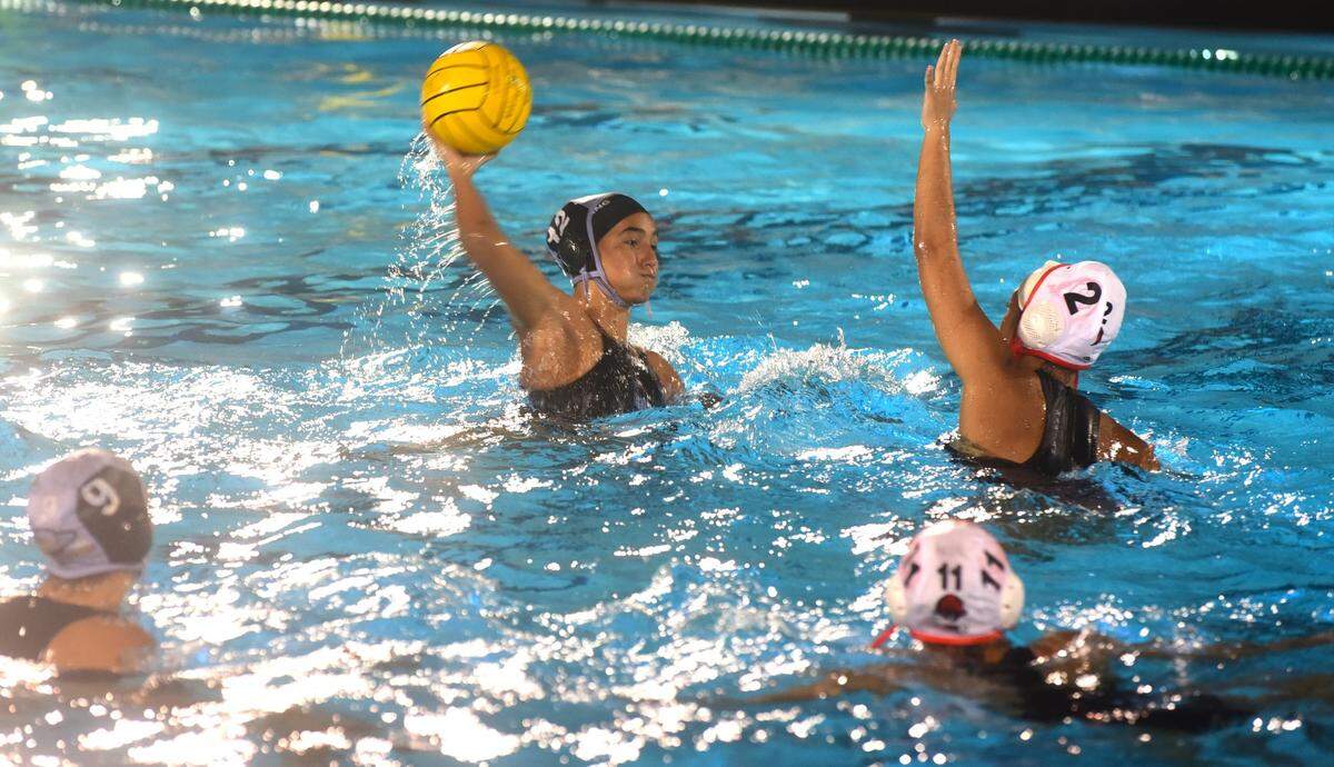 El Capitan High School sophomore Brooklyn Ramsey (7) fires a shot from outside during a game against Merced on Tuesday, Nov. 7, 2023.