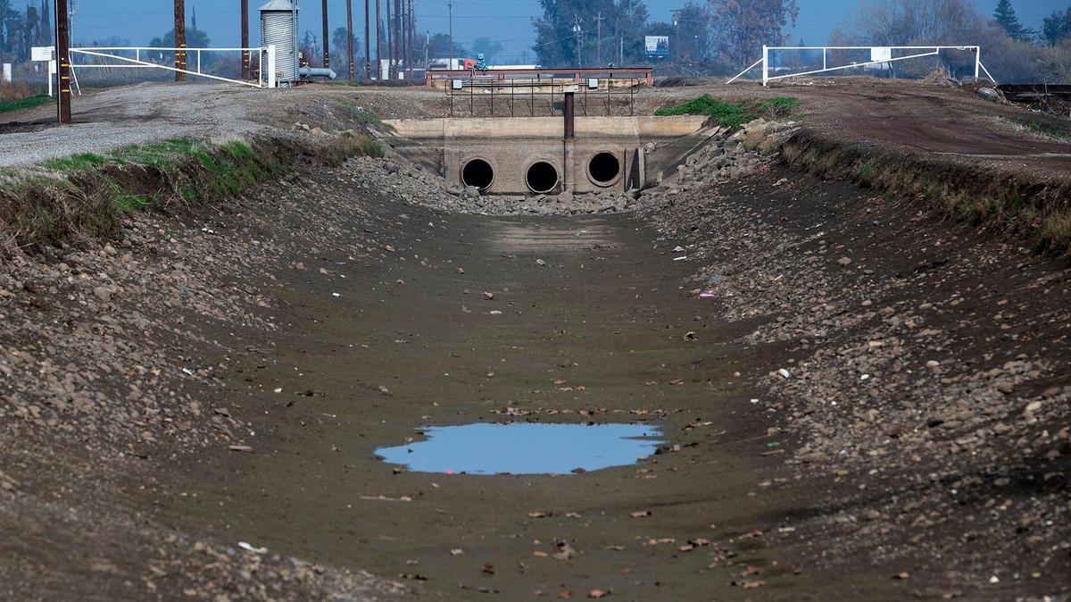 The El Capitan Canal located near the intersection of Highway 140 and Thornton Road in Merced County, Calif., on Wednesday, Dec. 22, 2021.