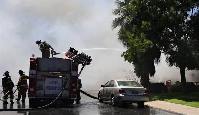 Firefighters battle blaze that damages two Merced, CA homes | Merced ...
