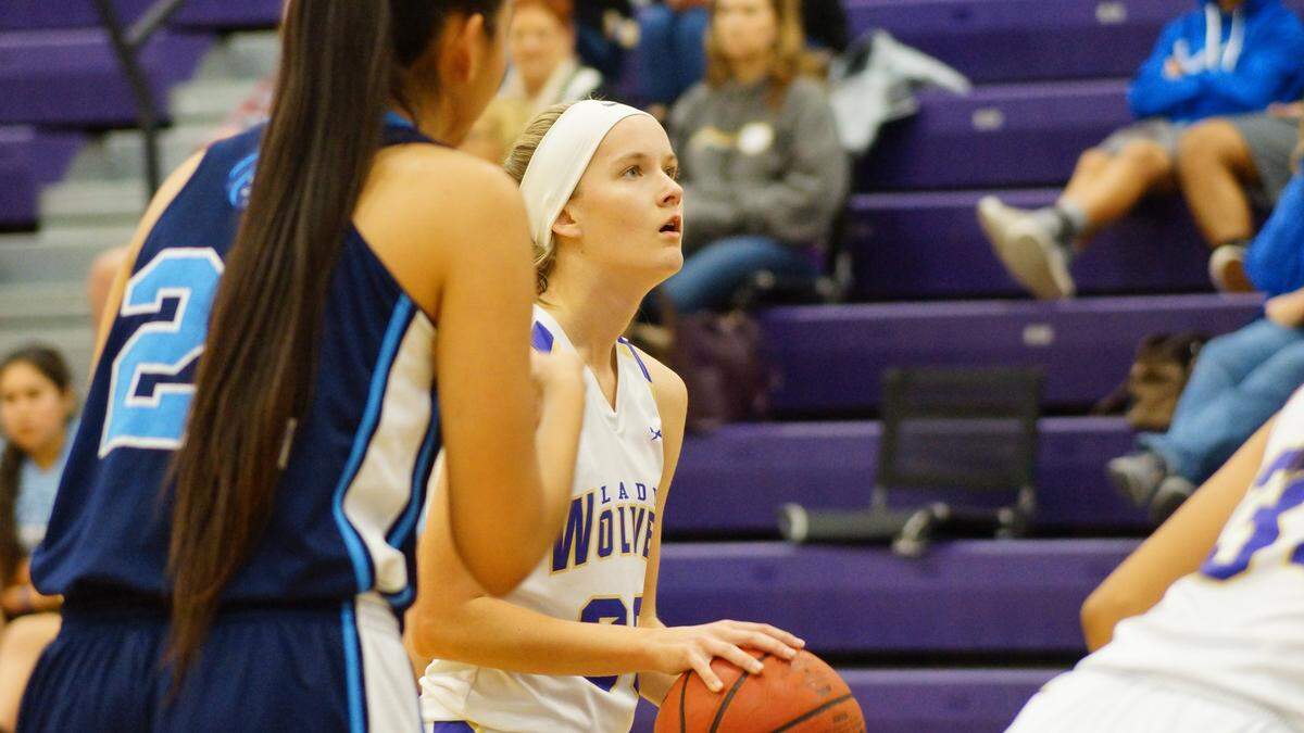 Annie Winton prepares to shoot a free throw in a game earlier this season at Livingston High.