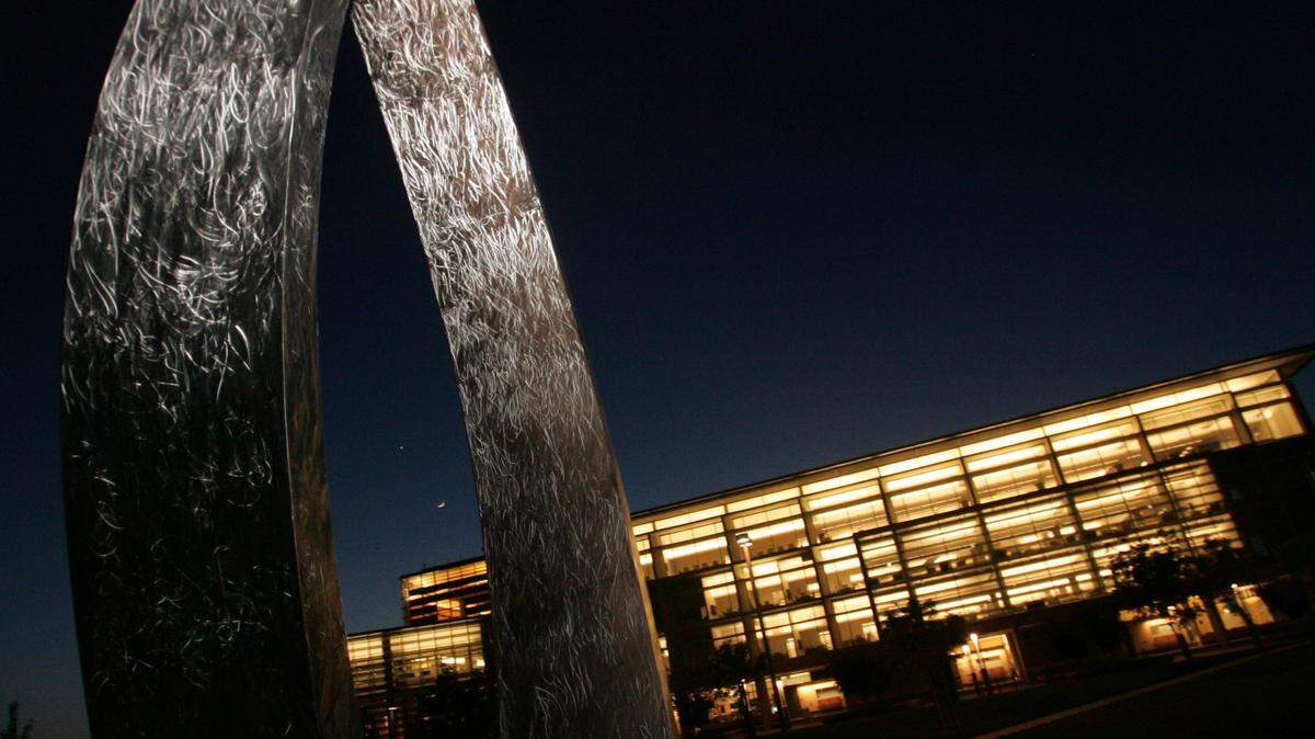 The campus sculpture entitled “Beginnings,” was first inspired by UC Merced’s former acting Chancellor Rod Park in the year 2006. The artwork was conceived by sculptor Aris Demetrios.