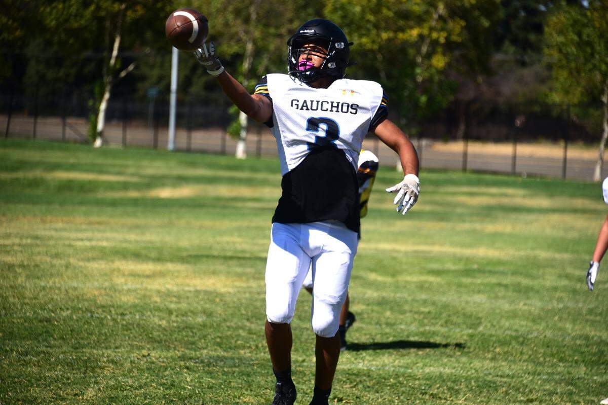 El Capitan High receiver Braylen Centeno will be one of the go-to targets for quarterback Sergio Mendoza this season.