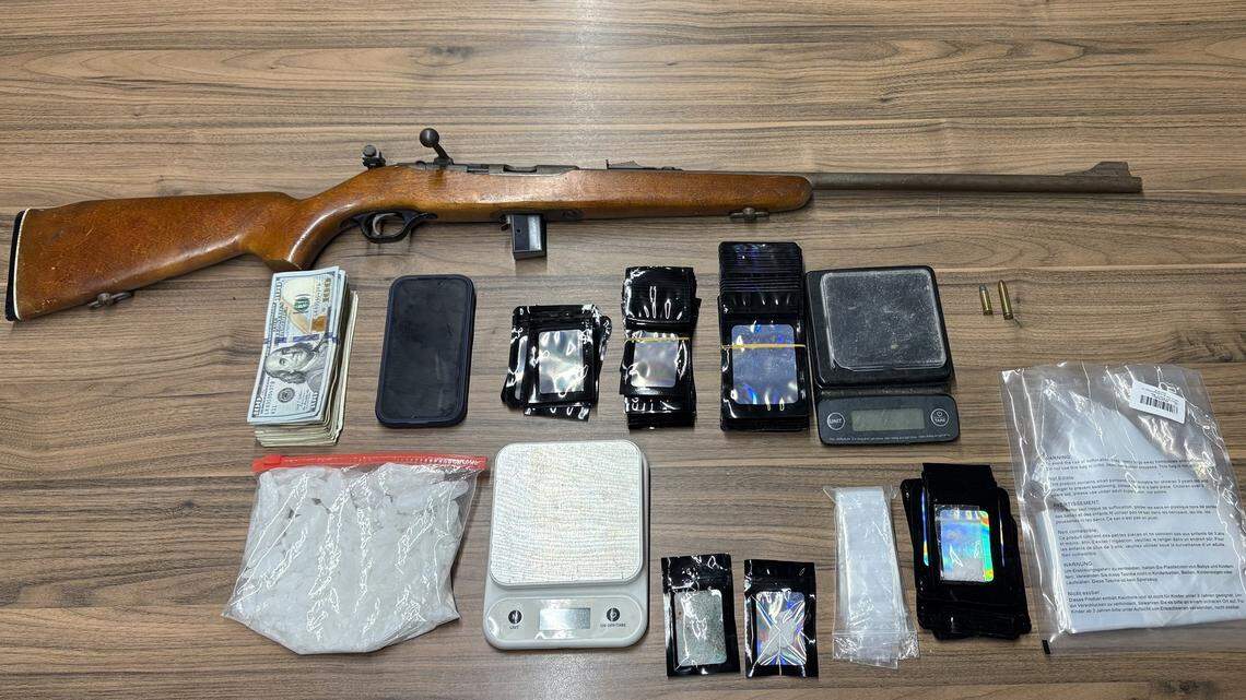 Los Banos gang unit arrests convicted felon on gun, drug charges