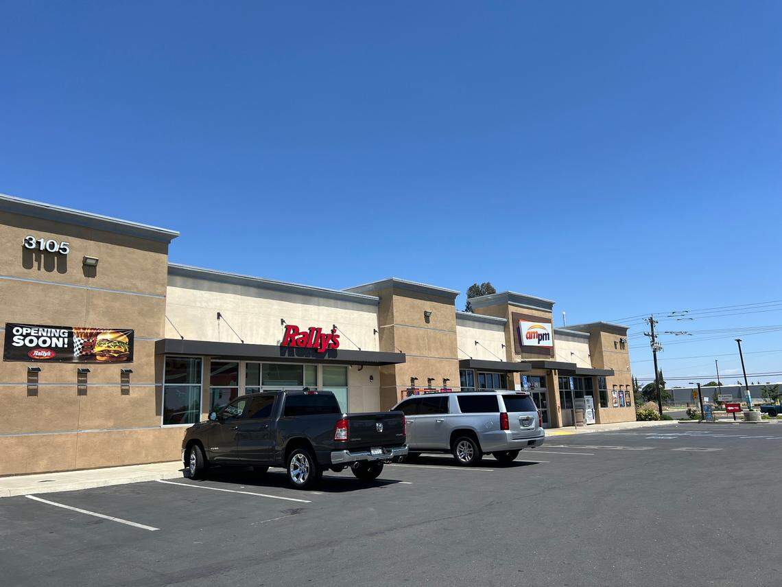 Rally’s is opening its newest location at 3105 North Highway 59.