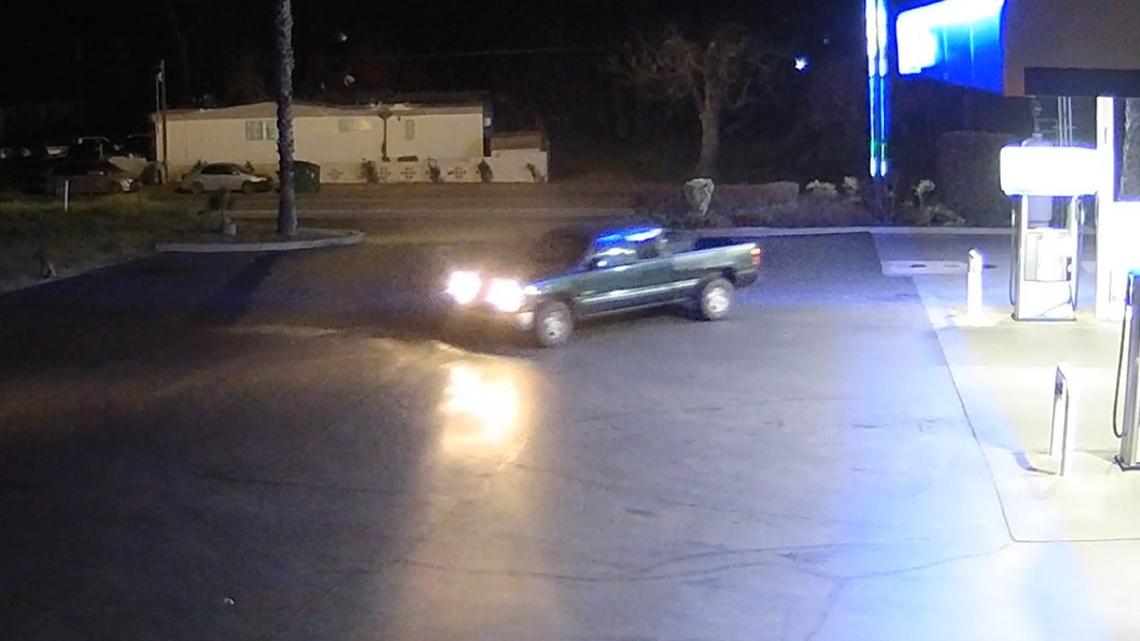 Authorities looking for burglars who attempted to take ATM from Snelling gas station