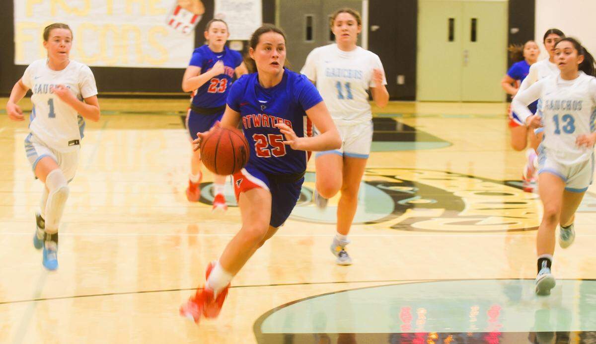 Atwater High School junior Karissa Hukill (25) drives the lane during a game agains tEl Capitan on Tuesday, Jan. 16, 2024.