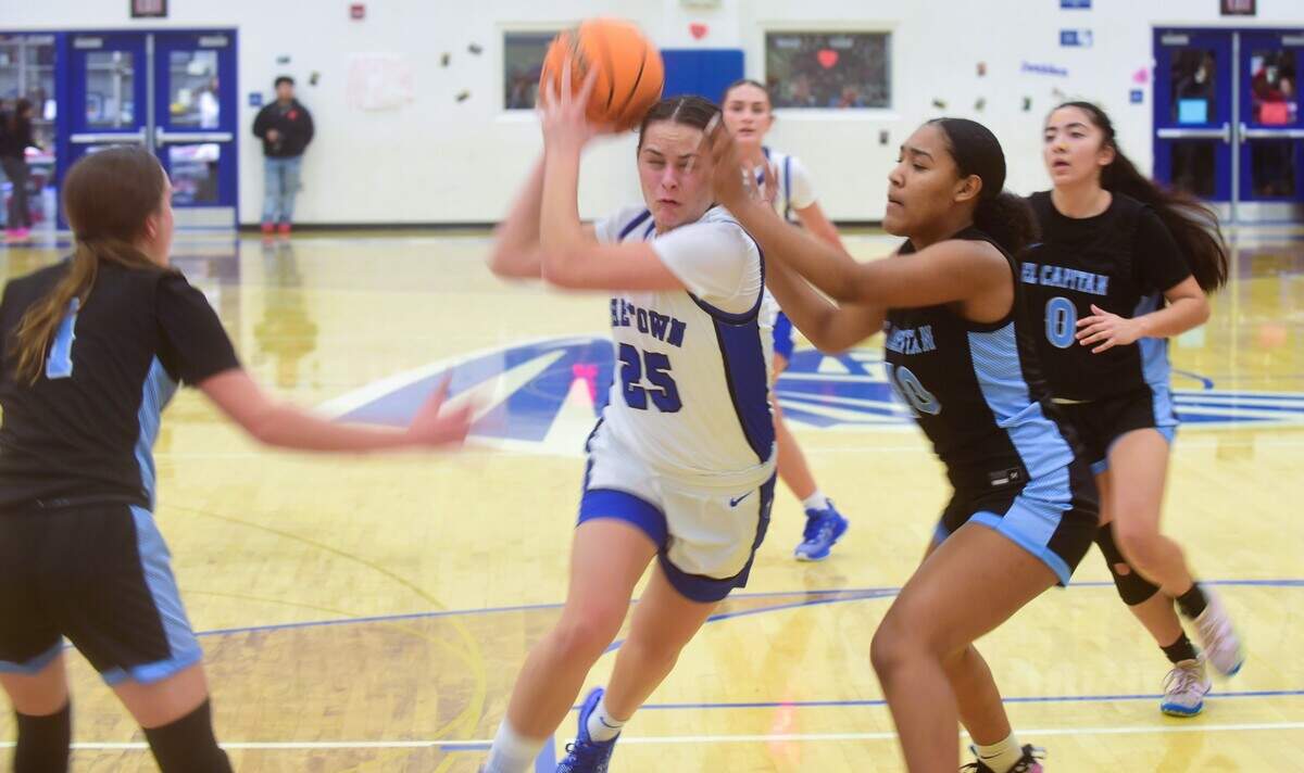 Atwater High School junior Karissa Hukill (25) drives to the basket during a game against El Capitan on Tuesday, Feb. 6, 2024.