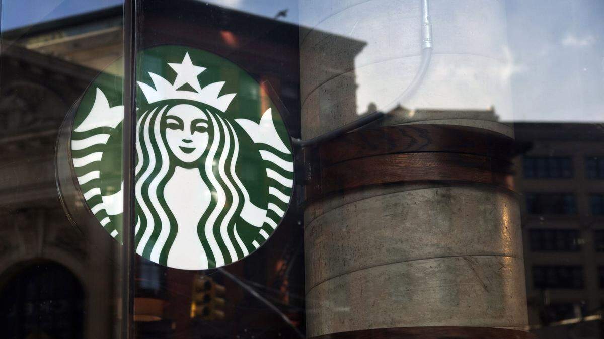 A Starbucks Corp. coffee shop in New York, U.S., on Jan. 17, 2016.