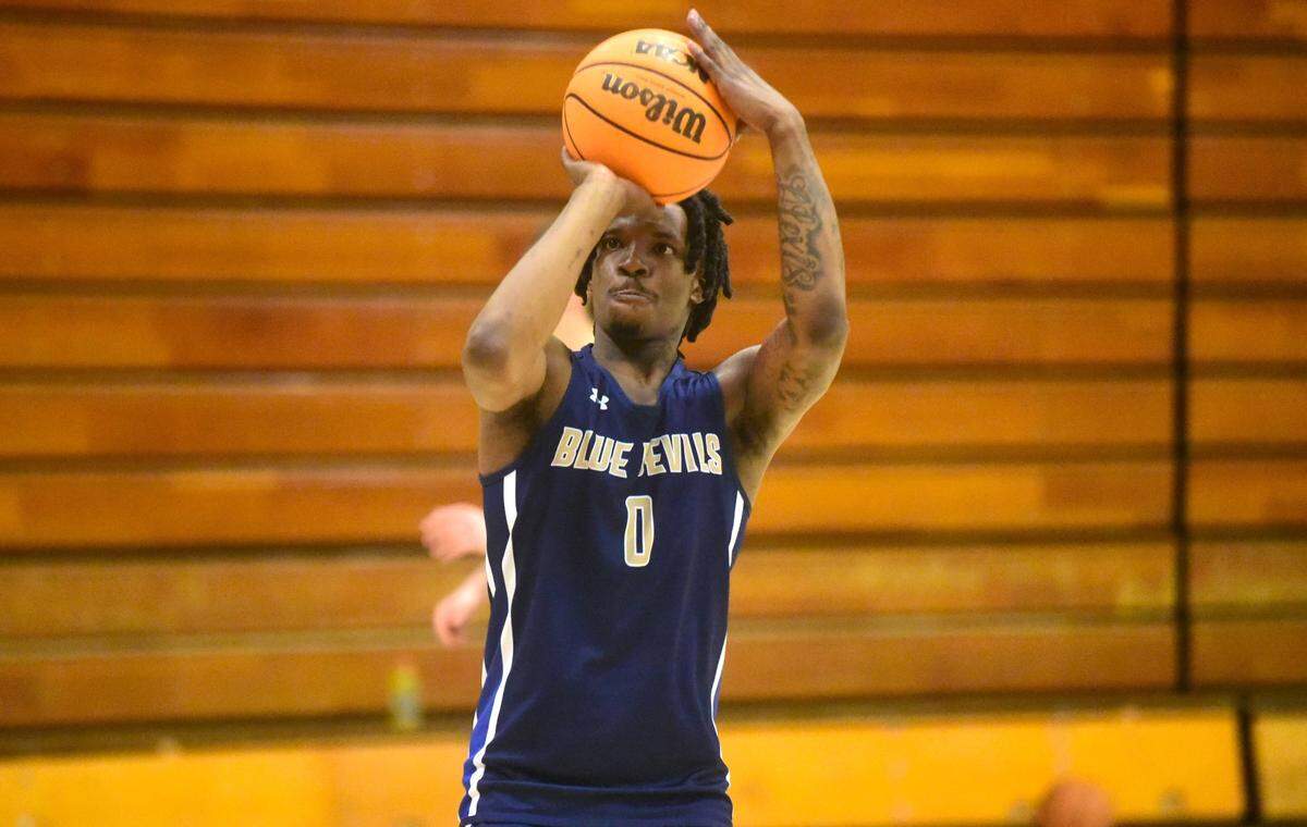Merced College sophomore Tyreon Payne goes up for a shot during practice on Saturday, Oct. 28, 2023.