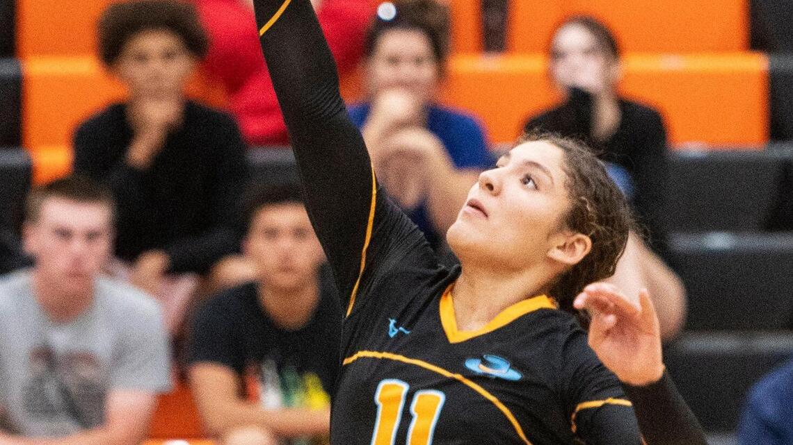 ‘We want to continue the legacy.’ El Capitan High closing in on CCC girls volleyball title