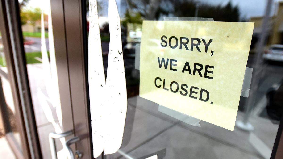 A sign on the door of Bobcat Diner on Wednesday, Jan. 10, 2019, said the darkened business has closed.