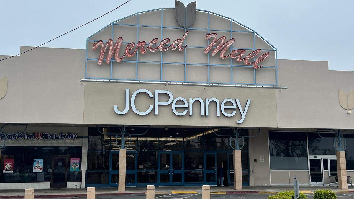 The physical storefront promoting the “Merced Mall” remains intact. Ethan Conrad Properties changed the shopping center’s name to “Marketplace at Merced” when they purchased the property in June.