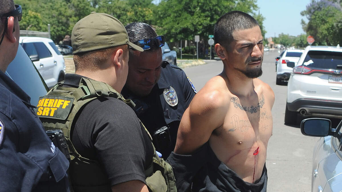 Los Banos CA man escapes courthouse still in ‘belly chains’ | Merced ...