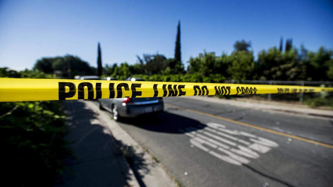 Women ‘bear hug’ employee and rob tire shop in Livingston, police say