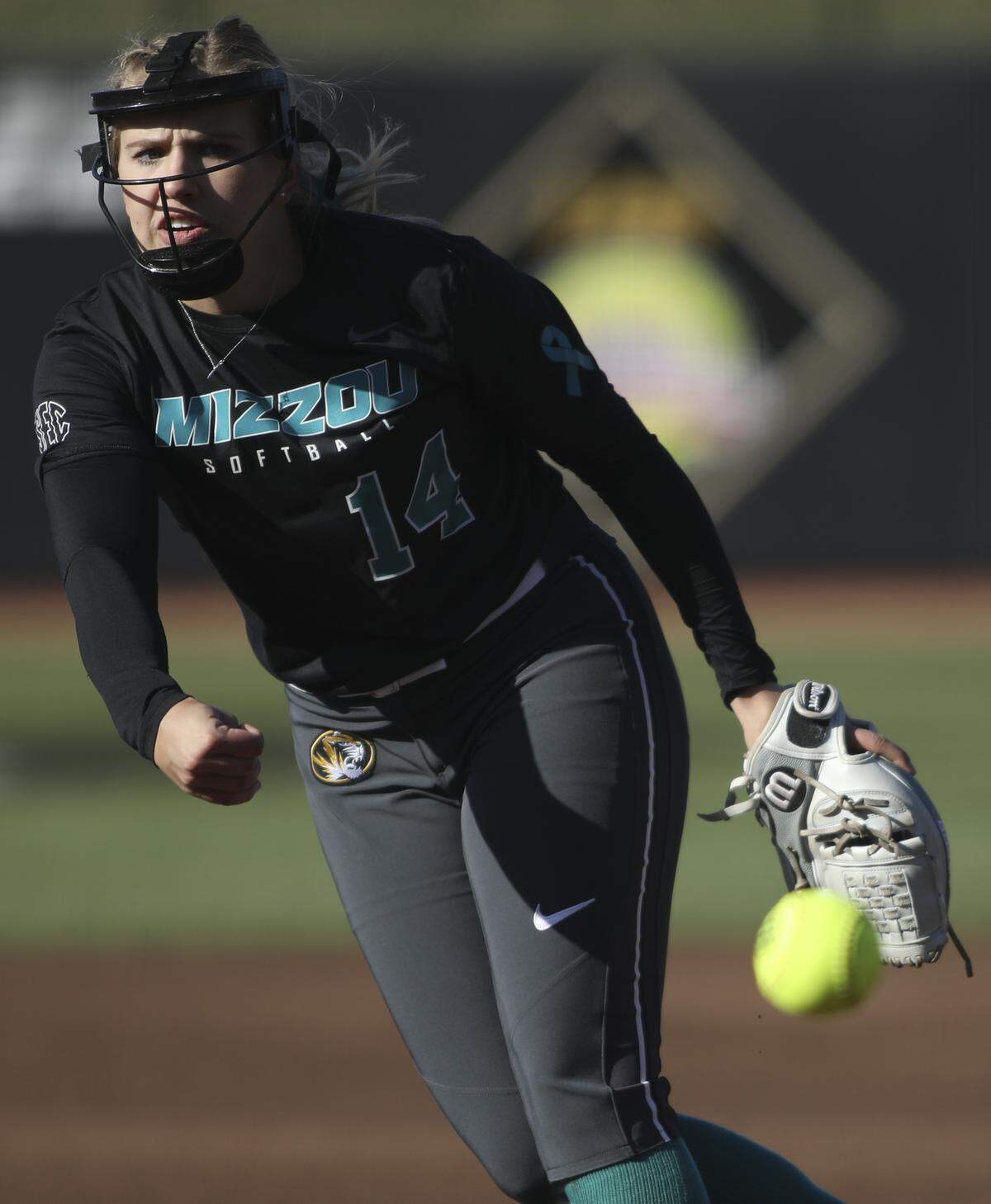 Missouri sophomore Cassie Gasper delivers a pitch against Tennessee Tennessee on Sunday, March 31, 2019. The former El Capitan High and Merced College standout is 11-5 with a 2.47 ERA for the Tigers this season.