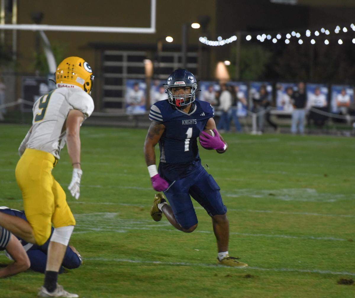 Stone Ridge Christian running back Daijon O’Neil runs upfield on Oct. 17, 2025.