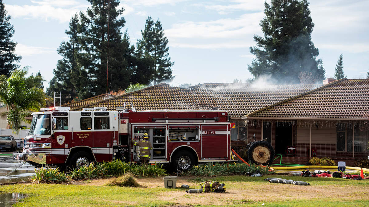 Strong winds fuel Merced attic fire. Firefighter suffers minor injuries ...