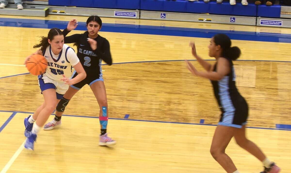 Atwater High junior Karissa Hukill (25) dribbles during a game against El Capitan on Tuesday, Feb. 6, 2024.
