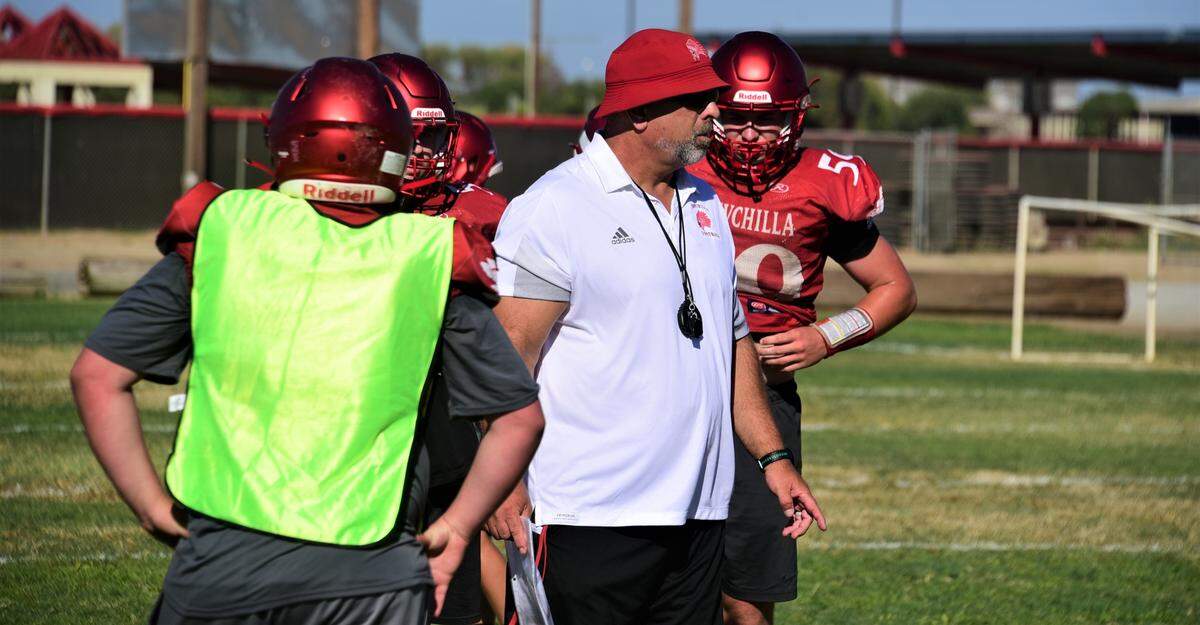 Mike Parsons, who coached Modesto Christian to a state championship in 2009, has joined the Chowchilla coaching staff this season as the offensive coordinator.