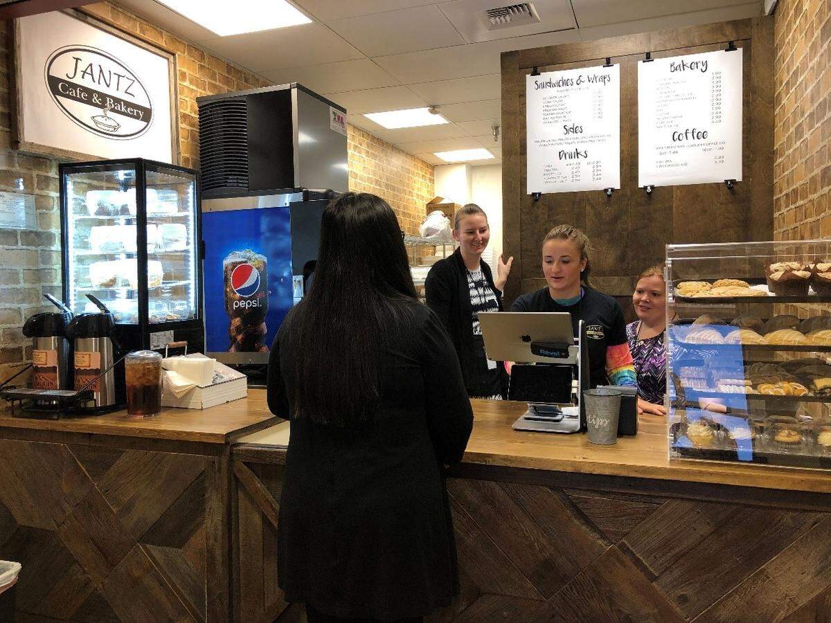 For the first time in four years court staff, jurors, lawyers and others visiting the Merced courthouse won’t have to drive several blocks to grab a bite to eat between hearings after Jantz Cafe & Bakery moved in Thanksgiving week 2018 and started serving customers.