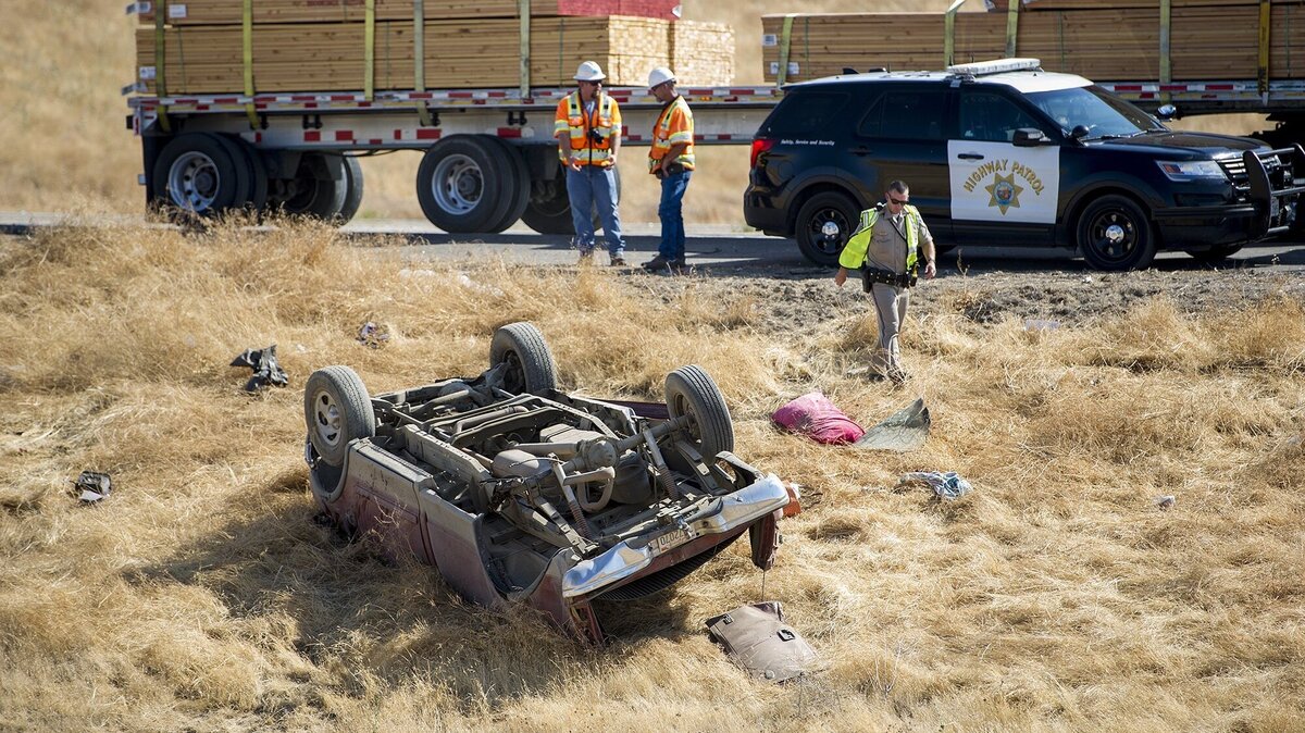 Man and woman ejected in rollover crash in Merced County | Merced Sun-Star