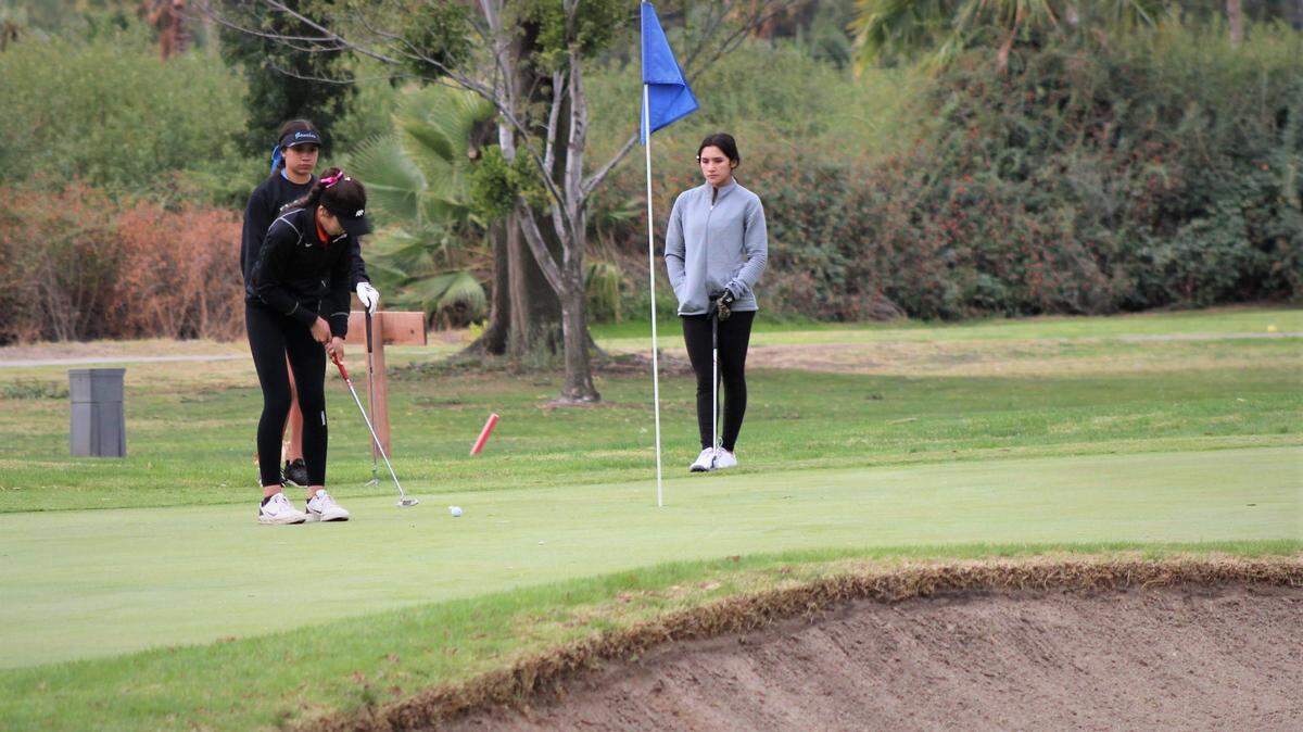 Merced High senior Kiahna Castillo putts during the Central California Conference tournament at the Merced Golf & Country Club on Monday, Oct. 18, 2021. Castillo shot a round of 94 to help the Bears win their fourth consecutive CCC championship.