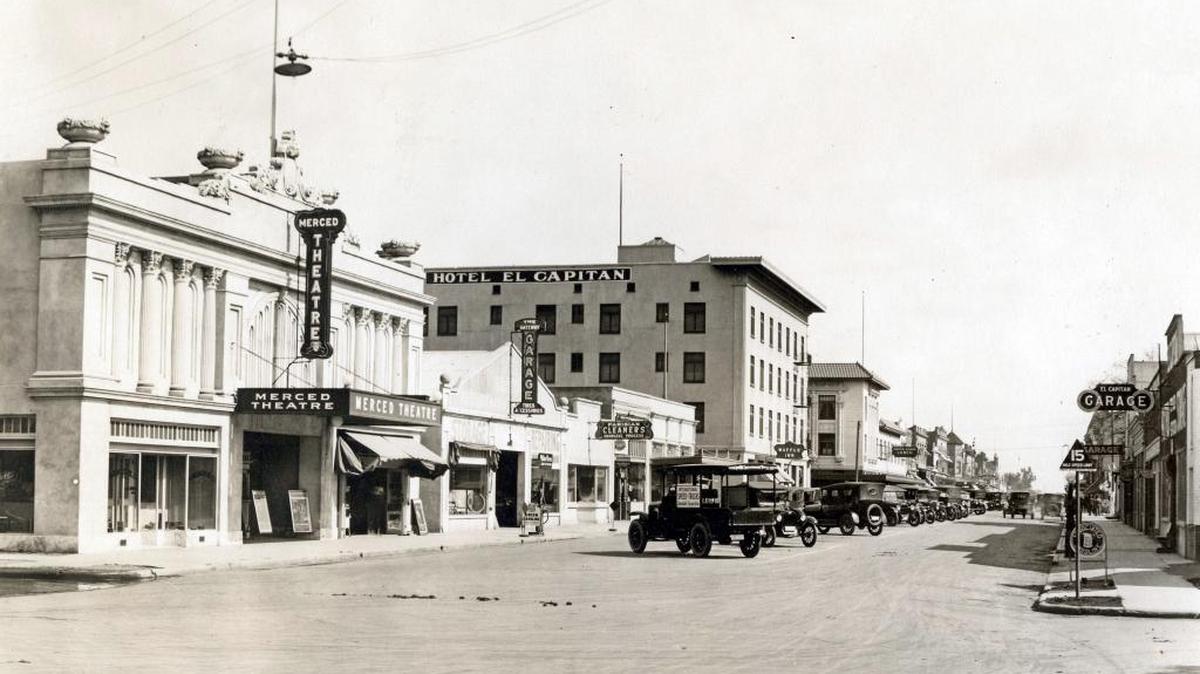 Looking east on 17th (Main) Street by N Street, 1922. Gateway Garage and Parisian Cleaners (seen in the center) would be unified with a common façade in 1928 when these two buildings were remodeled into the Montgomery Ward store. Notice in this photo, there are several garages and service stations on this 600 block of 17th Street. (Grey Roberts Collection)