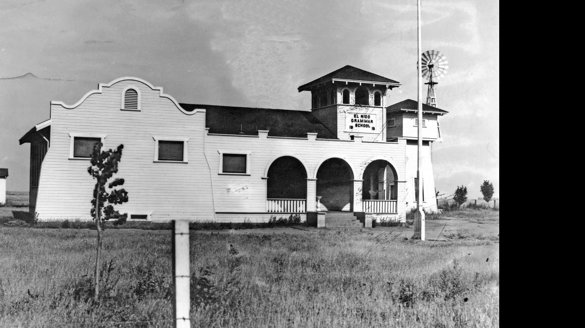 
El Nido School, designed by Merced Architect William Bedesen, was built in 1915. When a new school was built in 1952, the old one-room schoolhouse continued to be used for grades kindergarten to third. 
