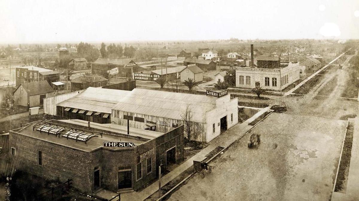 The Sun building in the 600 block of W. 17th Street (Main Street), circa late 1910s. Now known as the Reinero’s building, it turns 110 years old this year. (Courthouse Museum Collection)