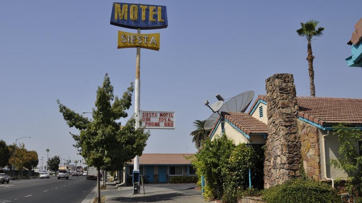 A Merced County judge has ordered the owners and operators of the Siesta Motel on West 16th Street to take steps to end years of assaults, drug crimes and robberies.