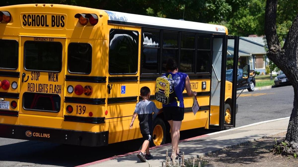 Children being picked up by parents and guardians from John Muir Elementary School in Merced on Aug. 17, 2017.