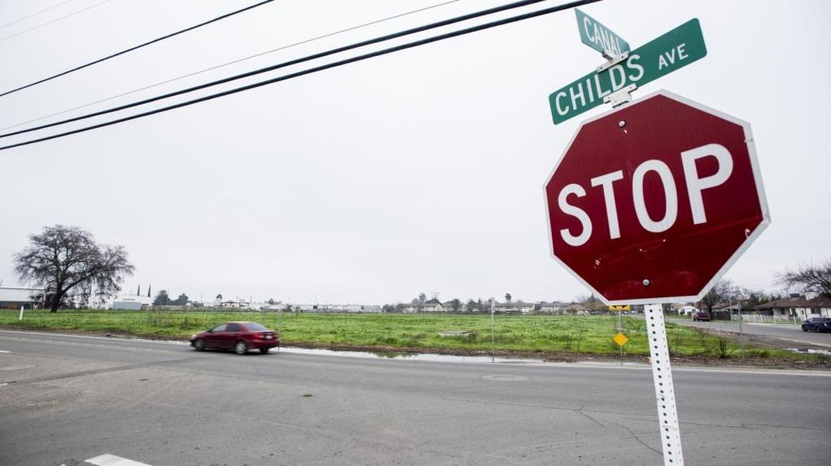 Efforts are under way to bring a grocery store to the intersection of Canal Street and West Childs Avenue in Merced, an area where finding nutritious food can be a challenge for residents.