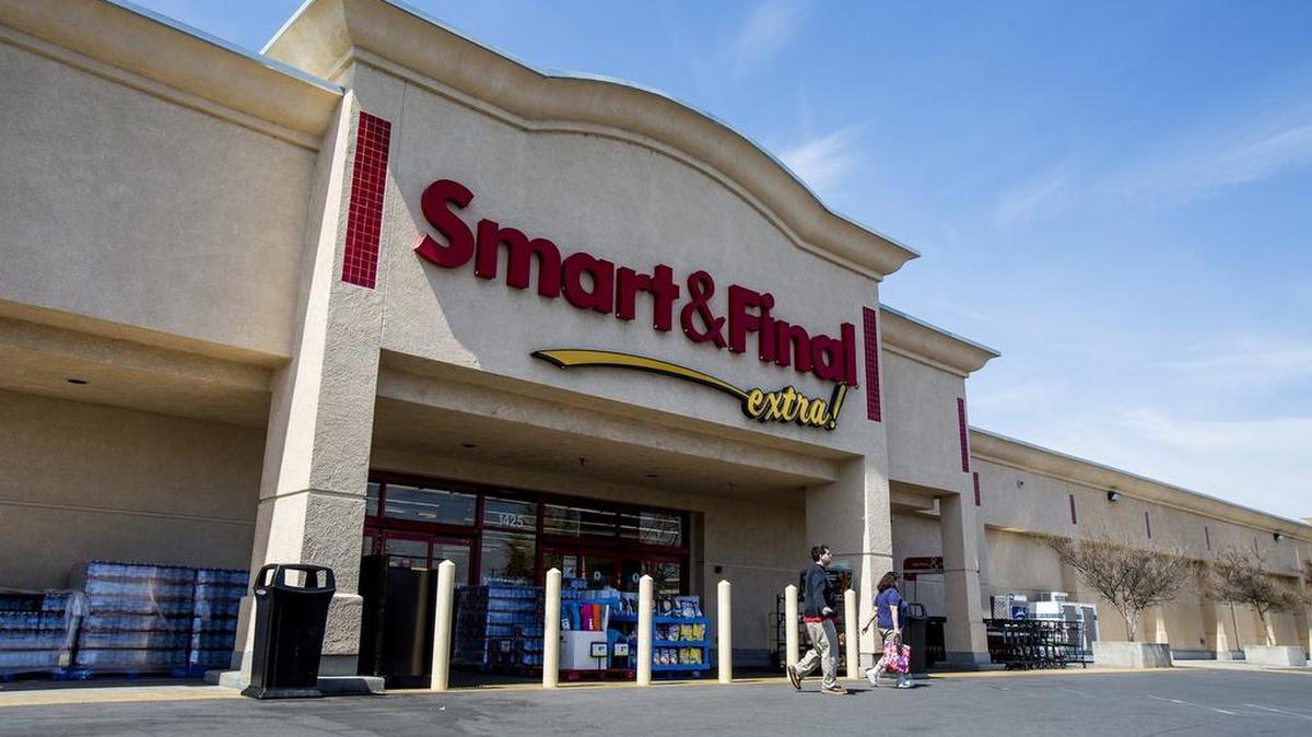 Smart and Final Extra!, located at 1425 Martin Luther King Jr. Way in Merced Calif., on Thursday, March 29, 2018. Instacart, an online grocery delivery service based in San Francisco, is currently available in Merced.