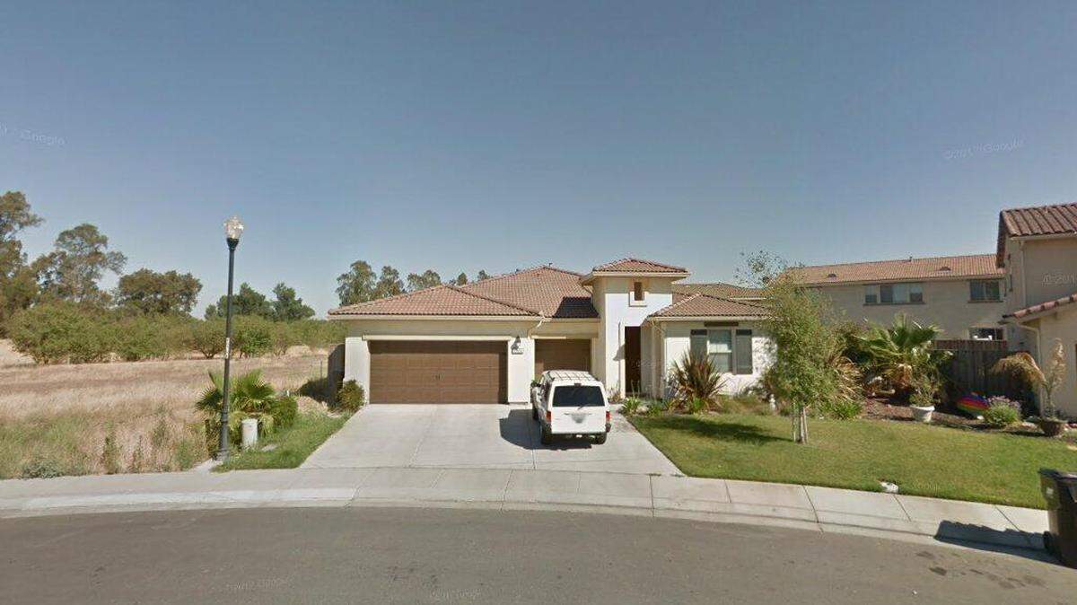 House on 2000 block of De La Guerra Way