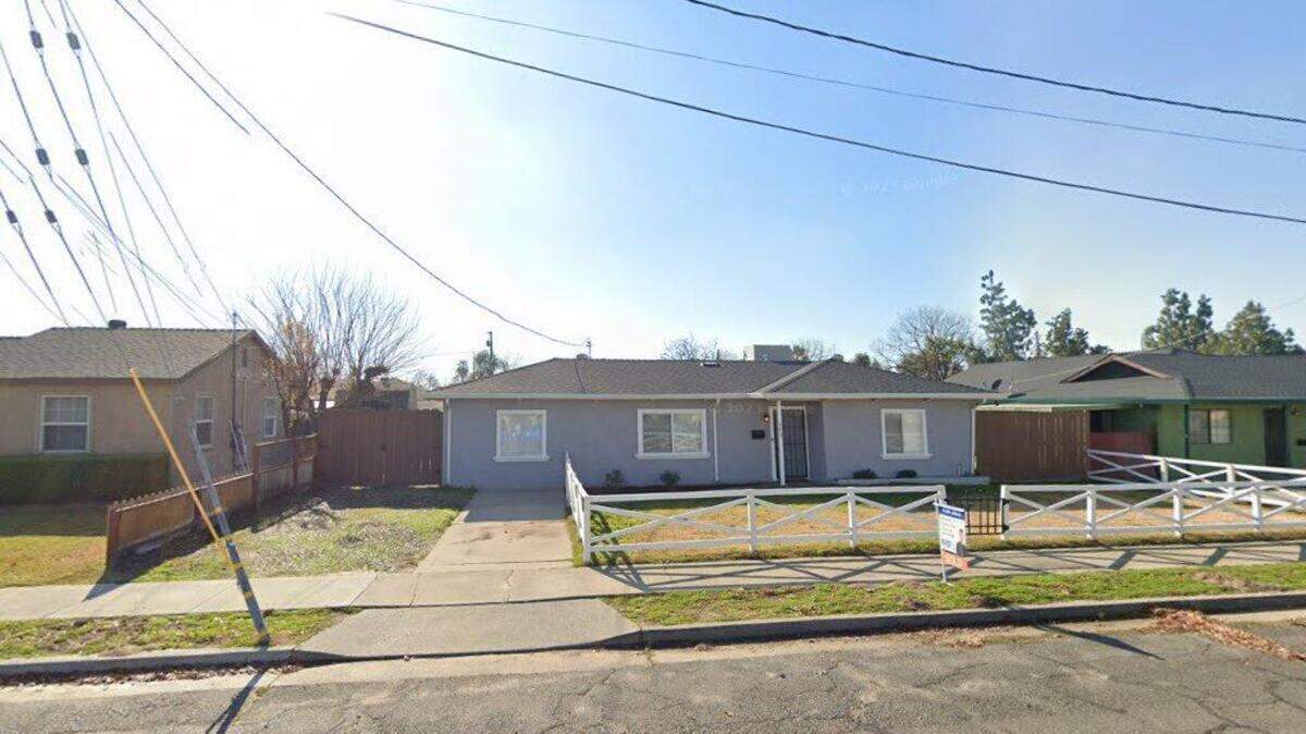 House on 500 block of Drakeley Avenue