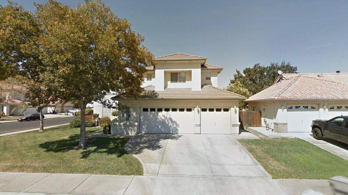 House on 1800 block of Riverside Way