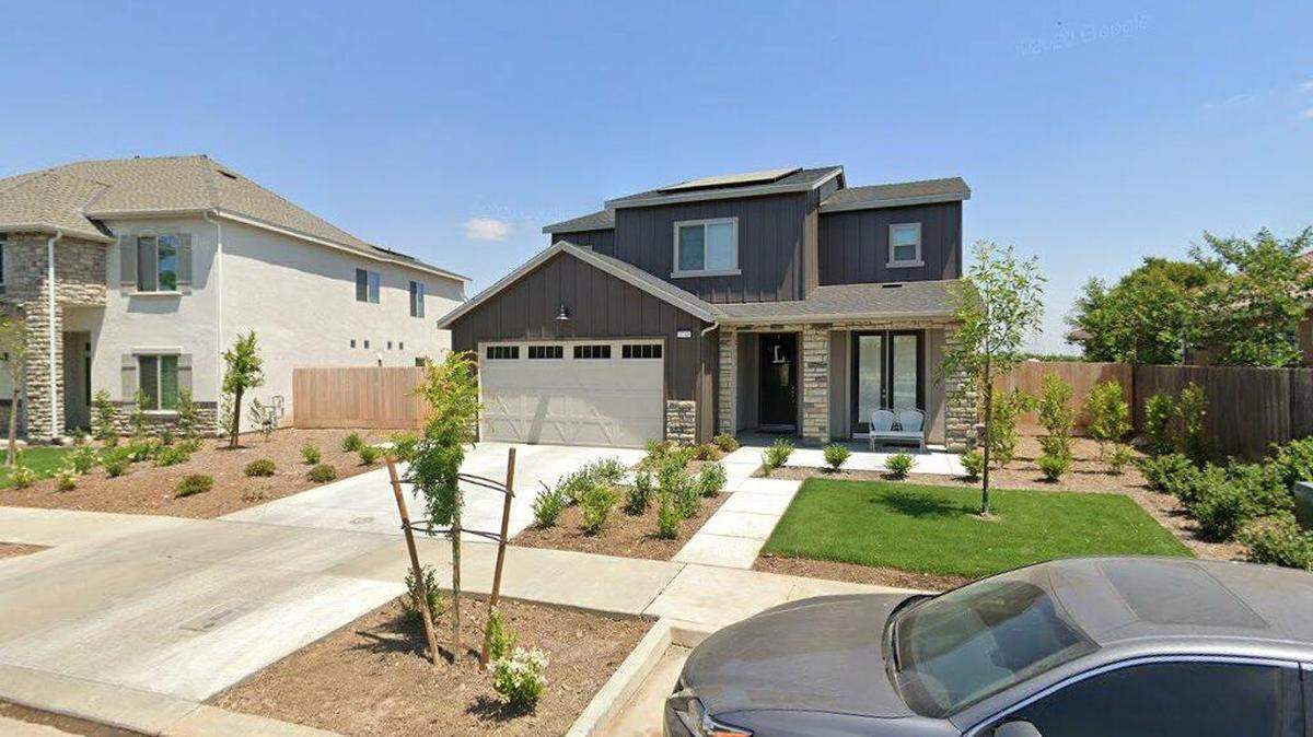 House on 3700 block of Jardin Way
