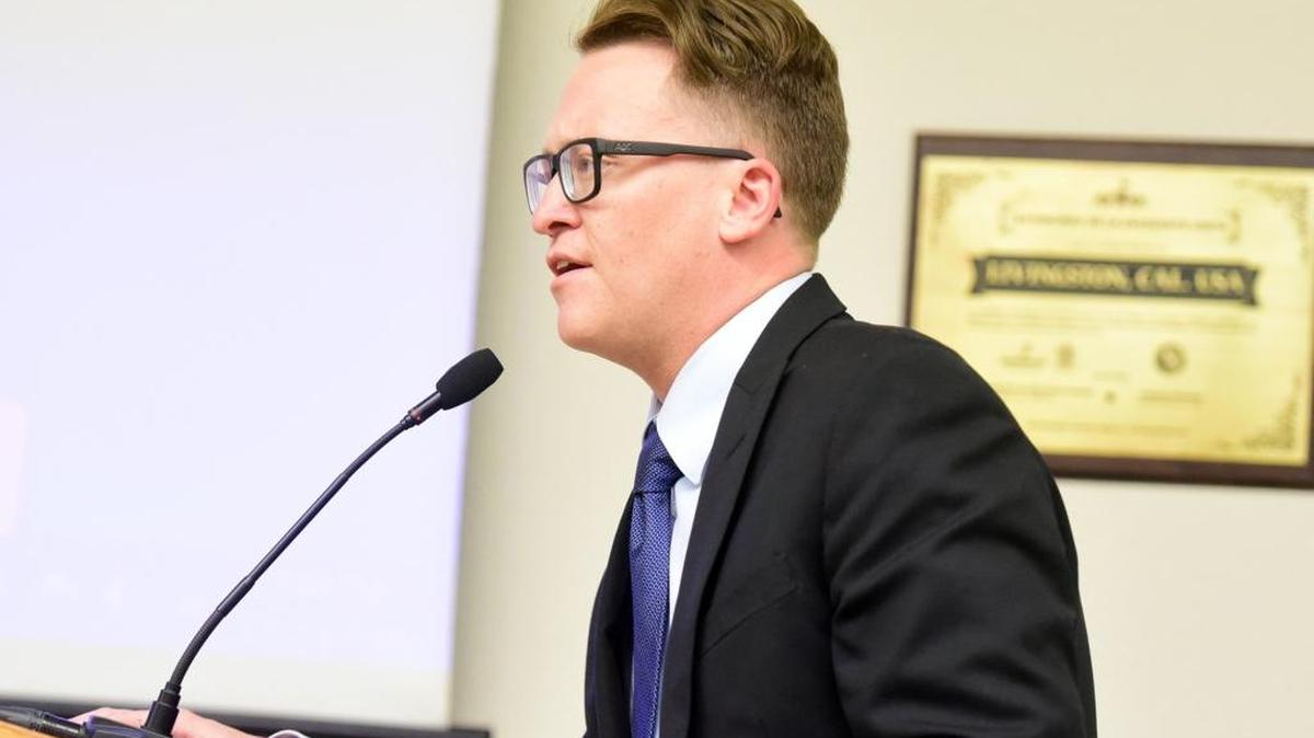 Alex McCabe addresses the City Council on Dec. 20, 2016, in the Livingston City Council chambers. He has been appointed to Livingston’s open City Council seat.