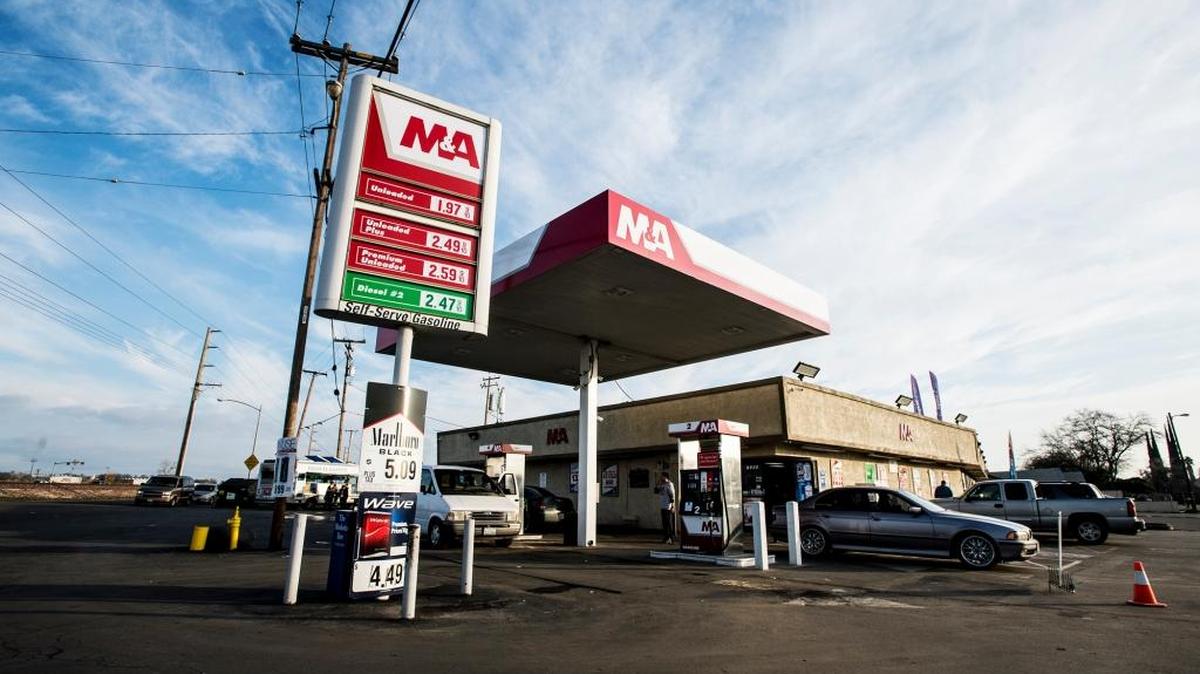 Motorists wait to fill up at M&A Market at 2980 Beachwood Drive, where regular unleaded gasoline is selling for $1.97 per gallon in Merced on Wednesday, Jan. 20, 2016.