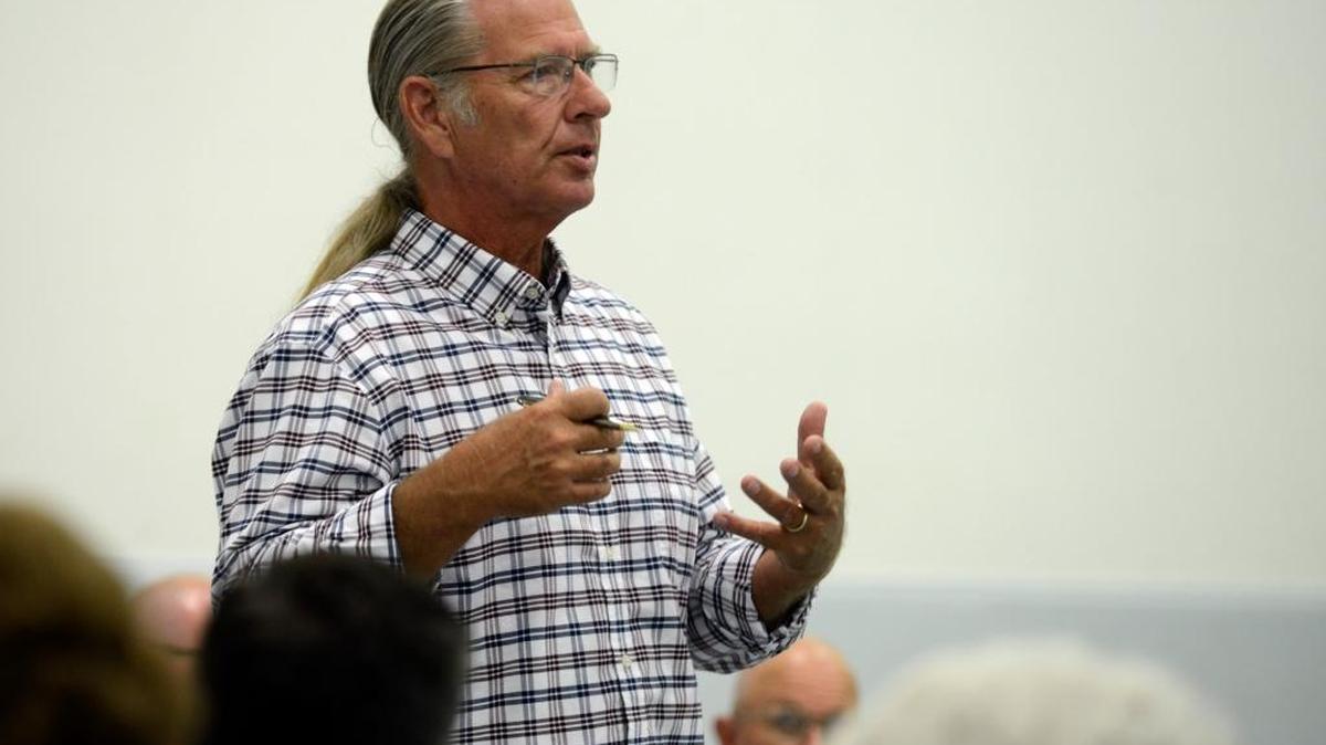 
Atwater Mayor Jim Price speaks to several dozen people during a town hall meeting on Thursday at the community center. The discussion topics included water, taxes and economic development.
