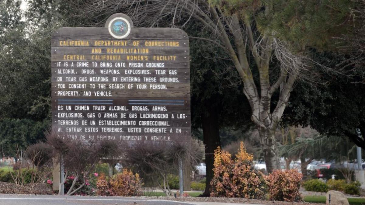 A sign at the entrance of the Central California Women’s facility in Chowchilla Monday. (1-7-13)